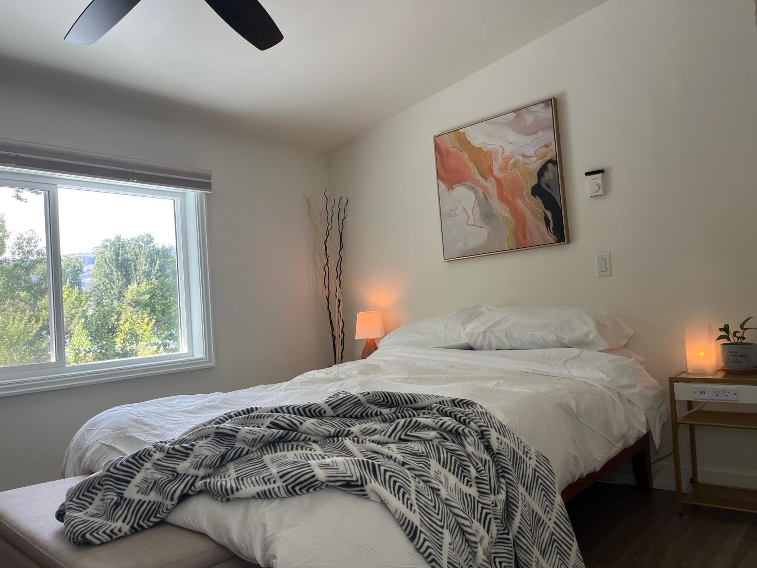 Hikari-Okanagan Sunshine B&B