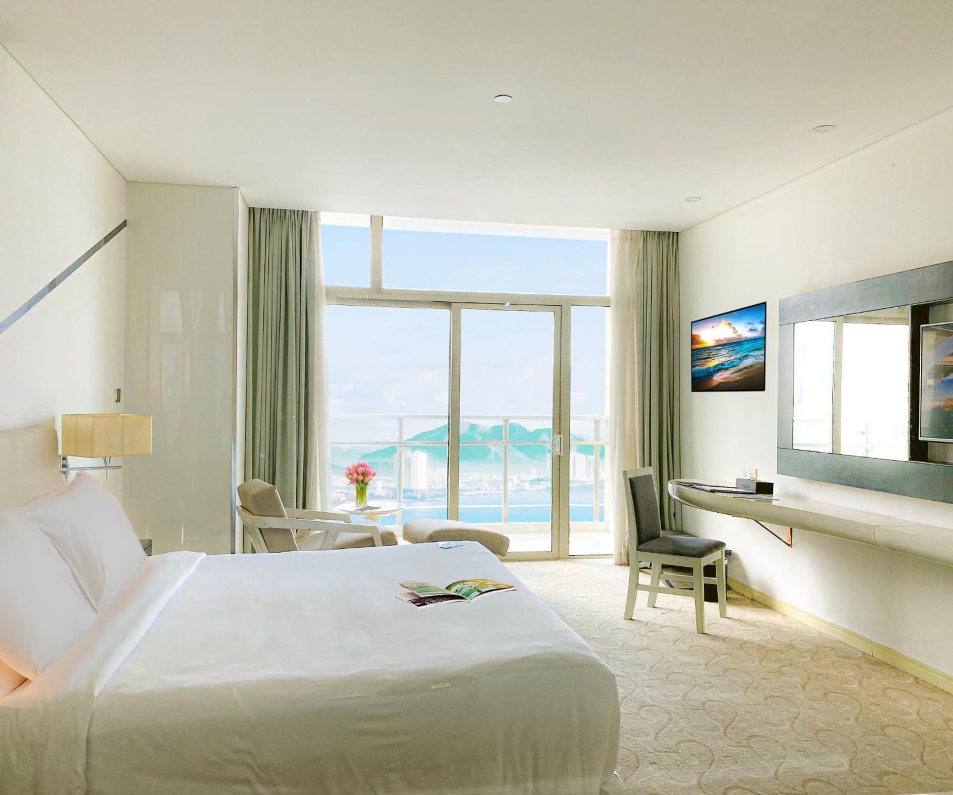 Diamond Bay Hotel