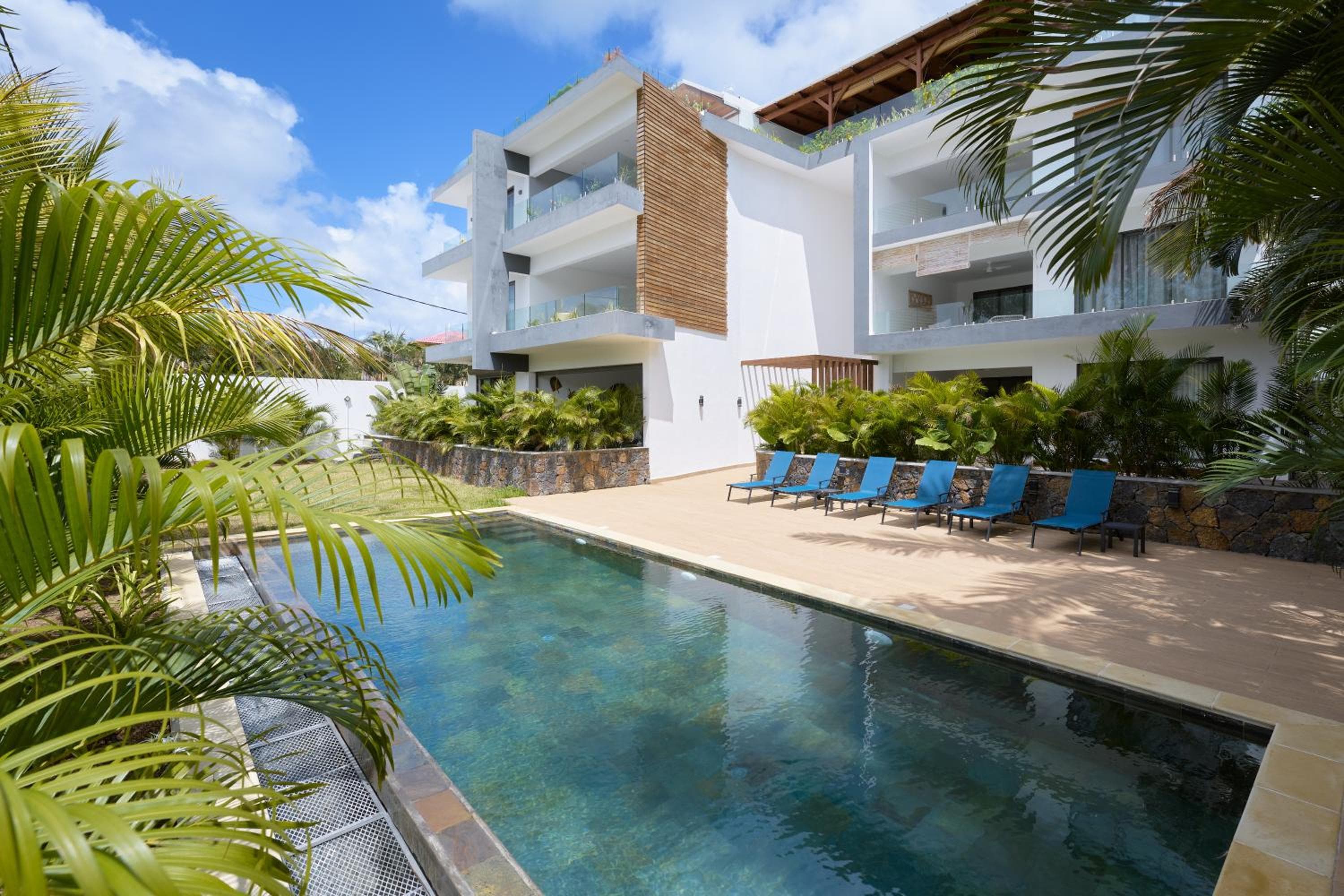 Pointe aux Canonniers Beach Luxury Apartment