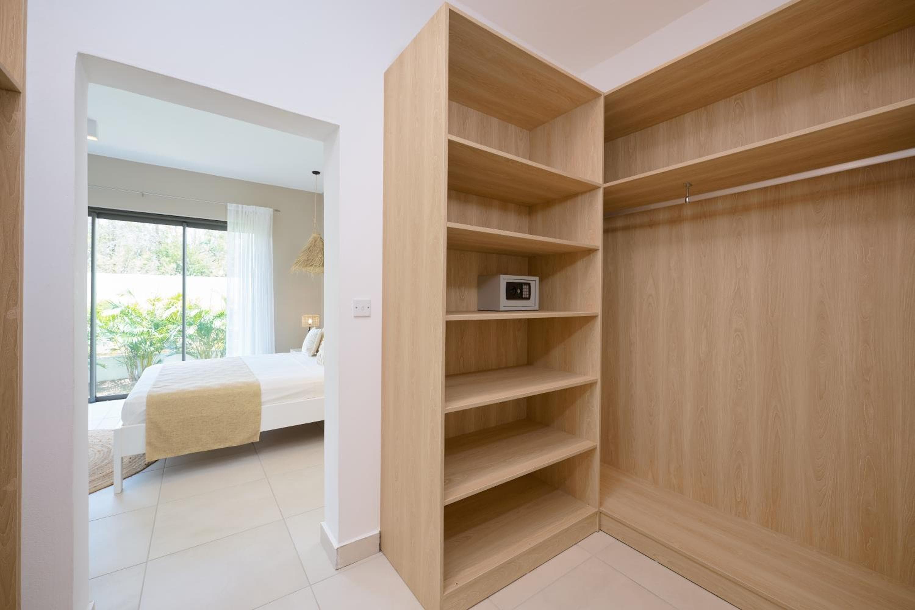 Pointe aux Canonniers Beach Luxury Apartment