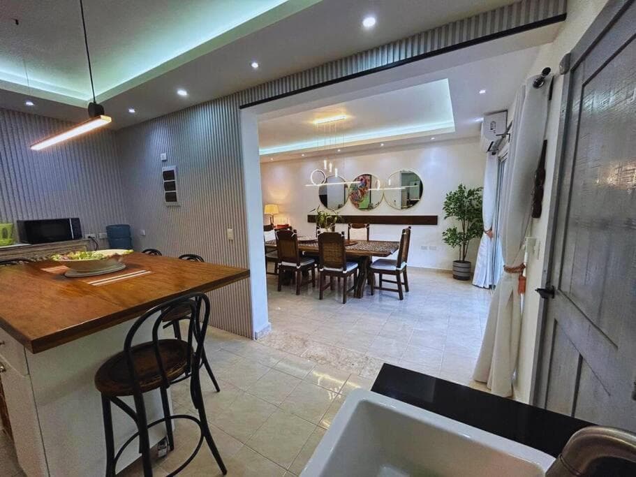 Villa Elisa 4BR with Pool Jacuzzi & BBQ