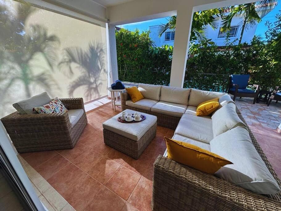 Villa Elisa 4BR with Pool Jacuzzi & BBQ