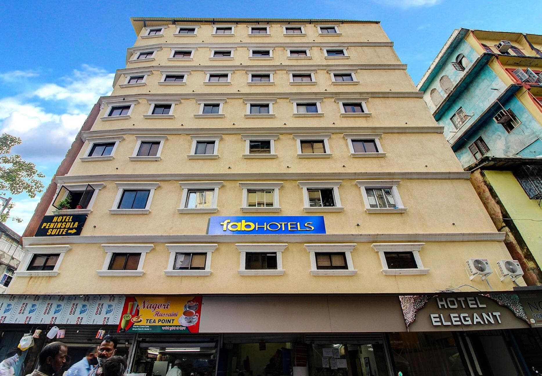 FabHotel Peninsula - Nr CSMT Station