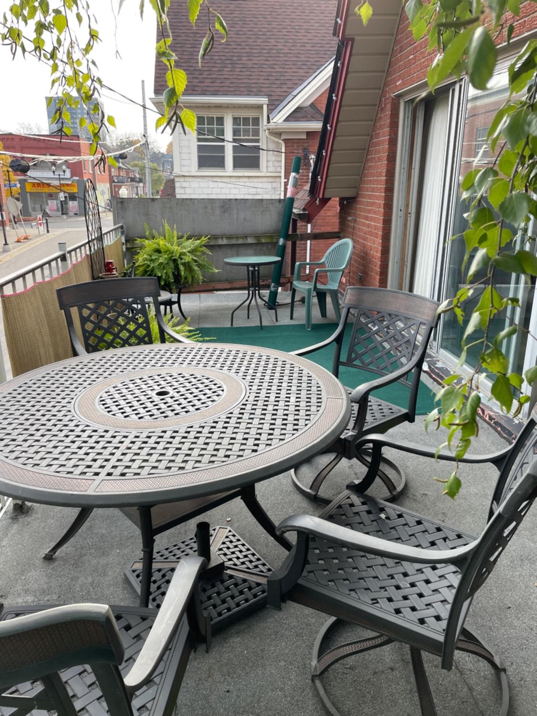 Big apartment by the Farmers market