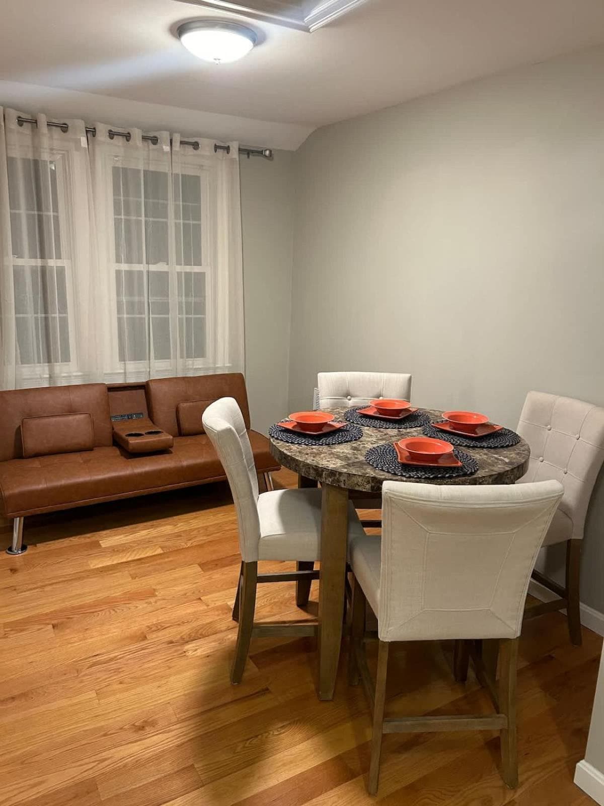 Convenient 2 bed Apt in Everett a Short Walk to Encore