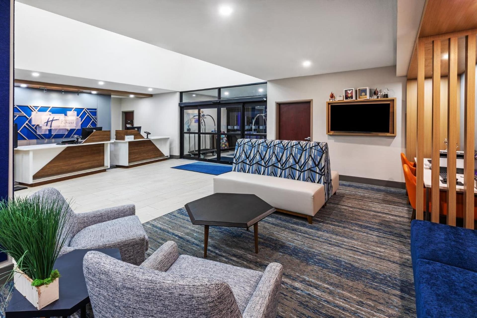 Holiday Inn Express Hotel & Suites Henderson - Traffic Star by IHG