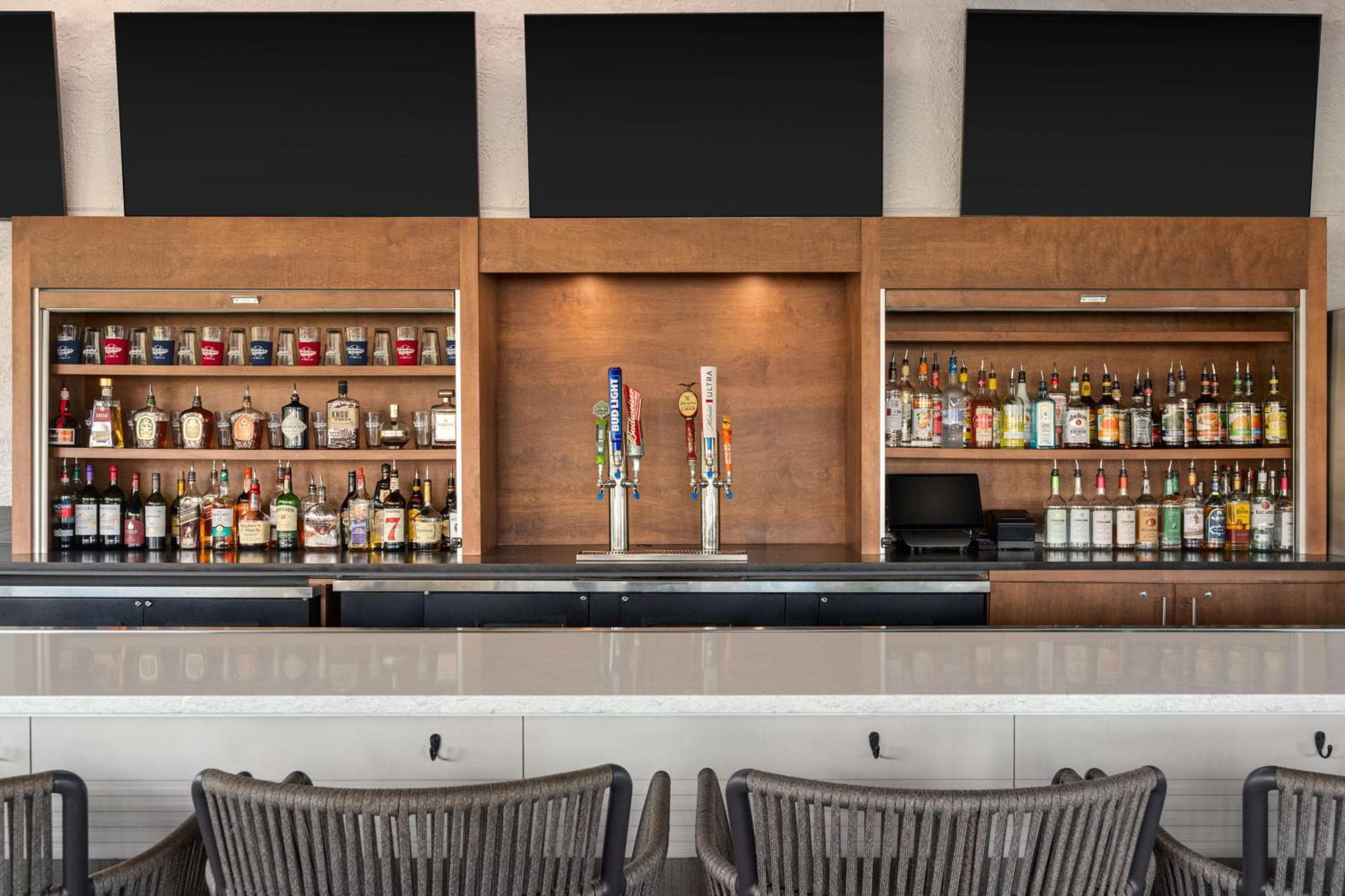 Doubletree by Hilton Fort Myers at Bell Tower Shops