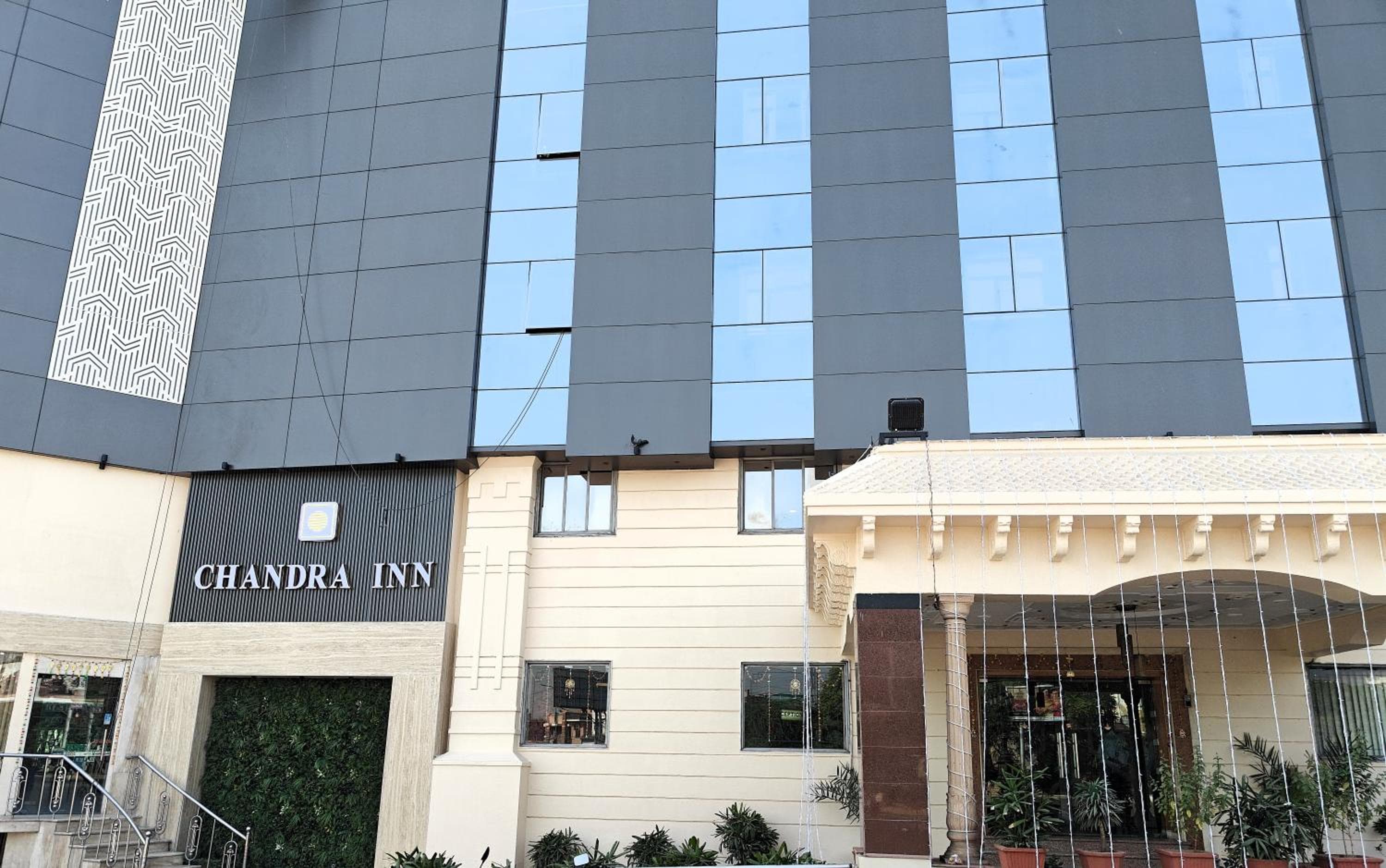 Chandra Inn