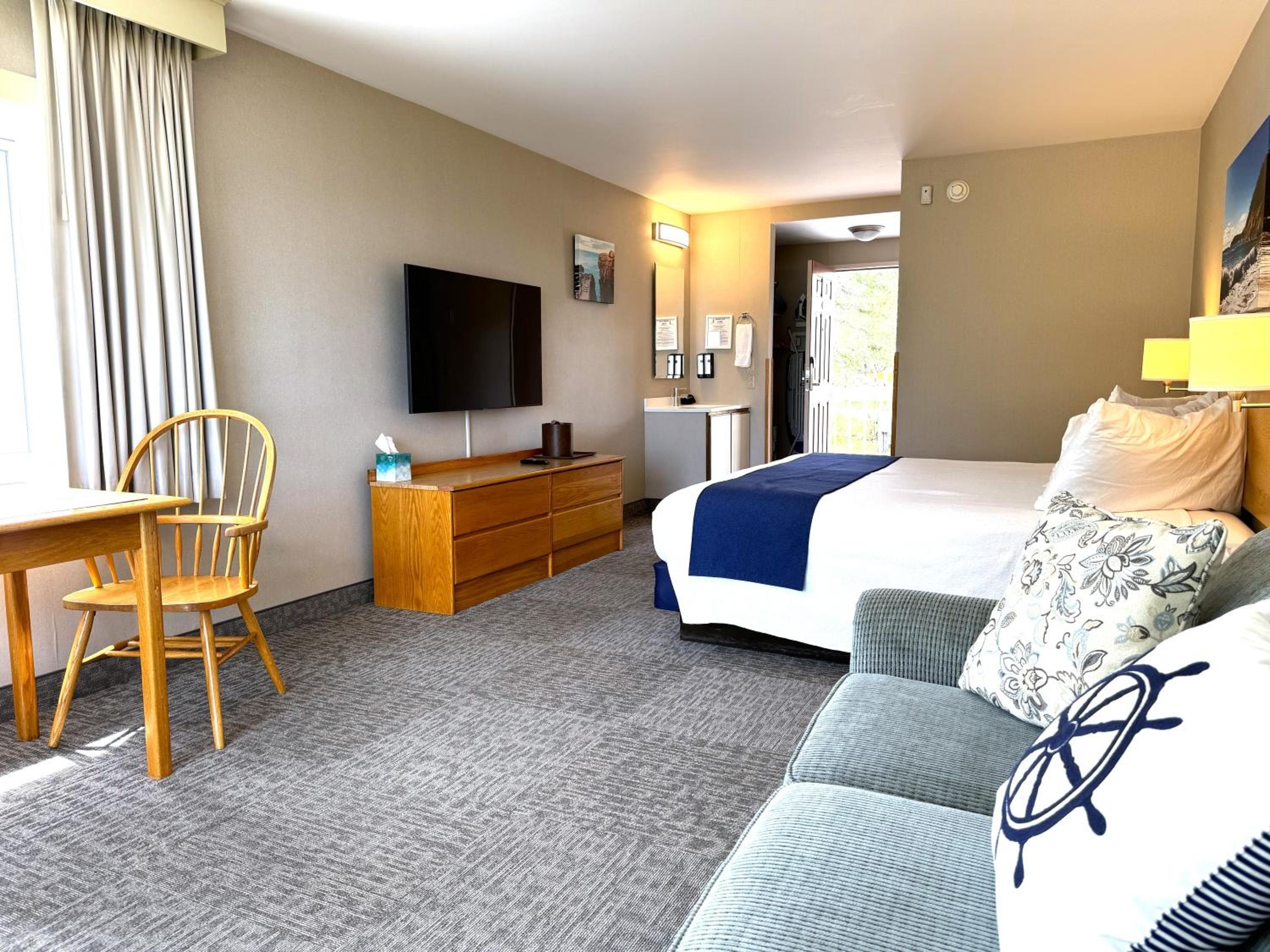 Atlantic Eyrie Lodge
