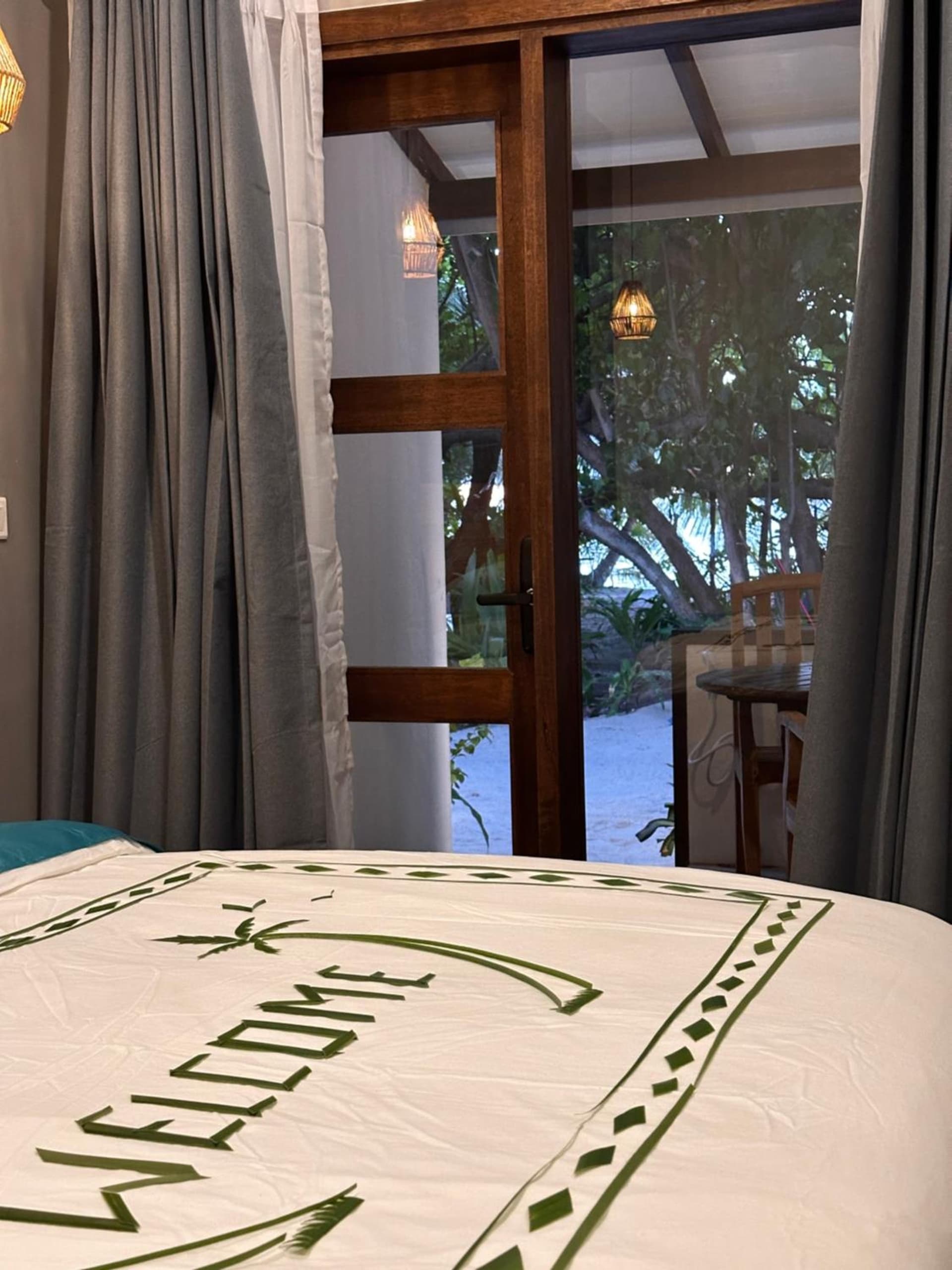 Dhigurah Beach Inn