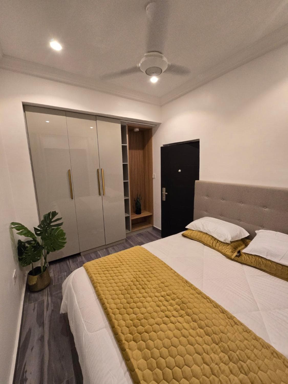 River Hills Hotel & Suites
