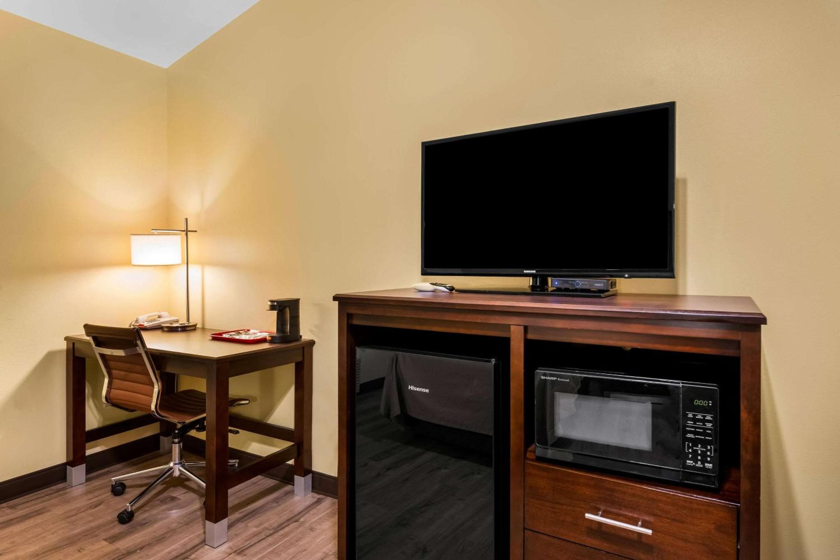 Econo Lodge Inn & Suites Eau Claire South