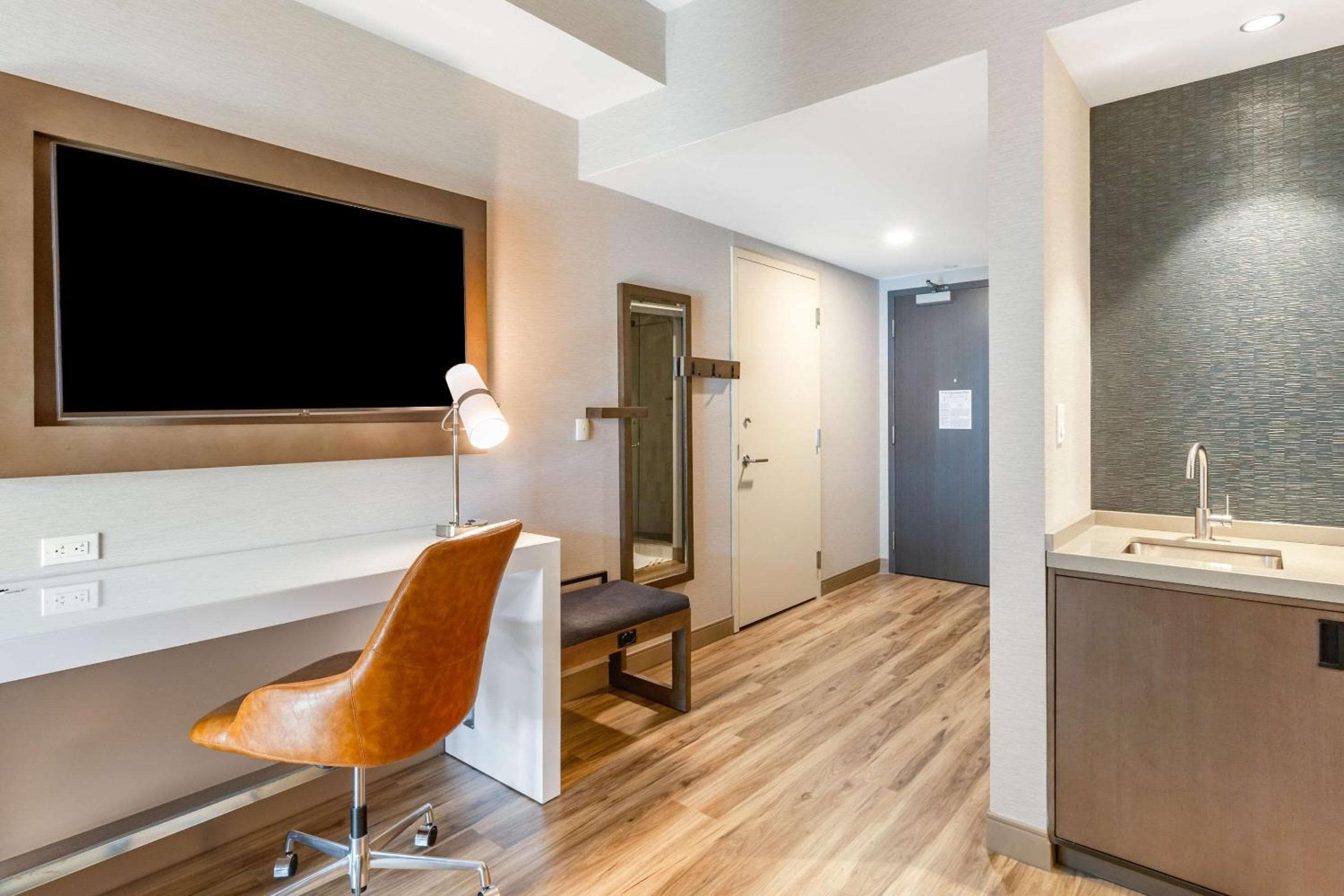 Cambria Hotel New Haven University Area