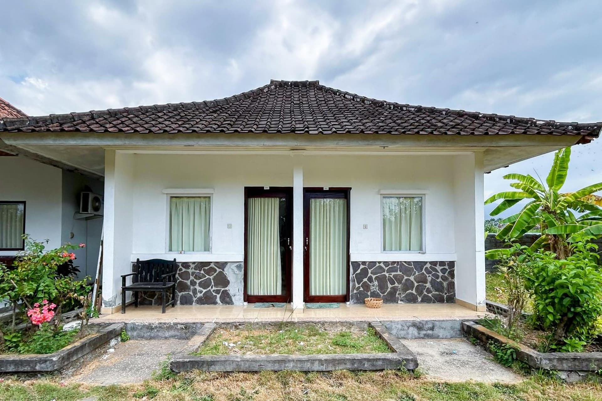 Hepi Bungalow Lovina Mitra RedDoorz