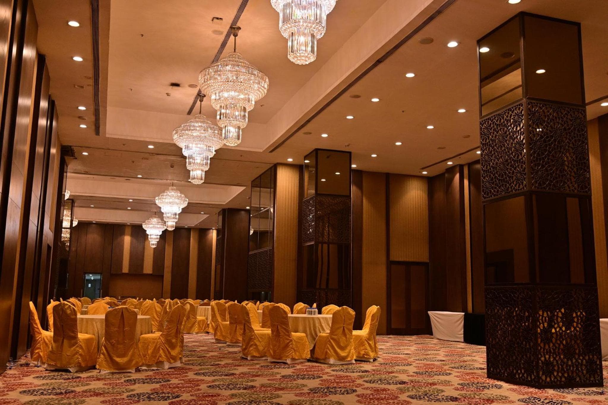 Holiday Inn Kolkata Airport by IHG
