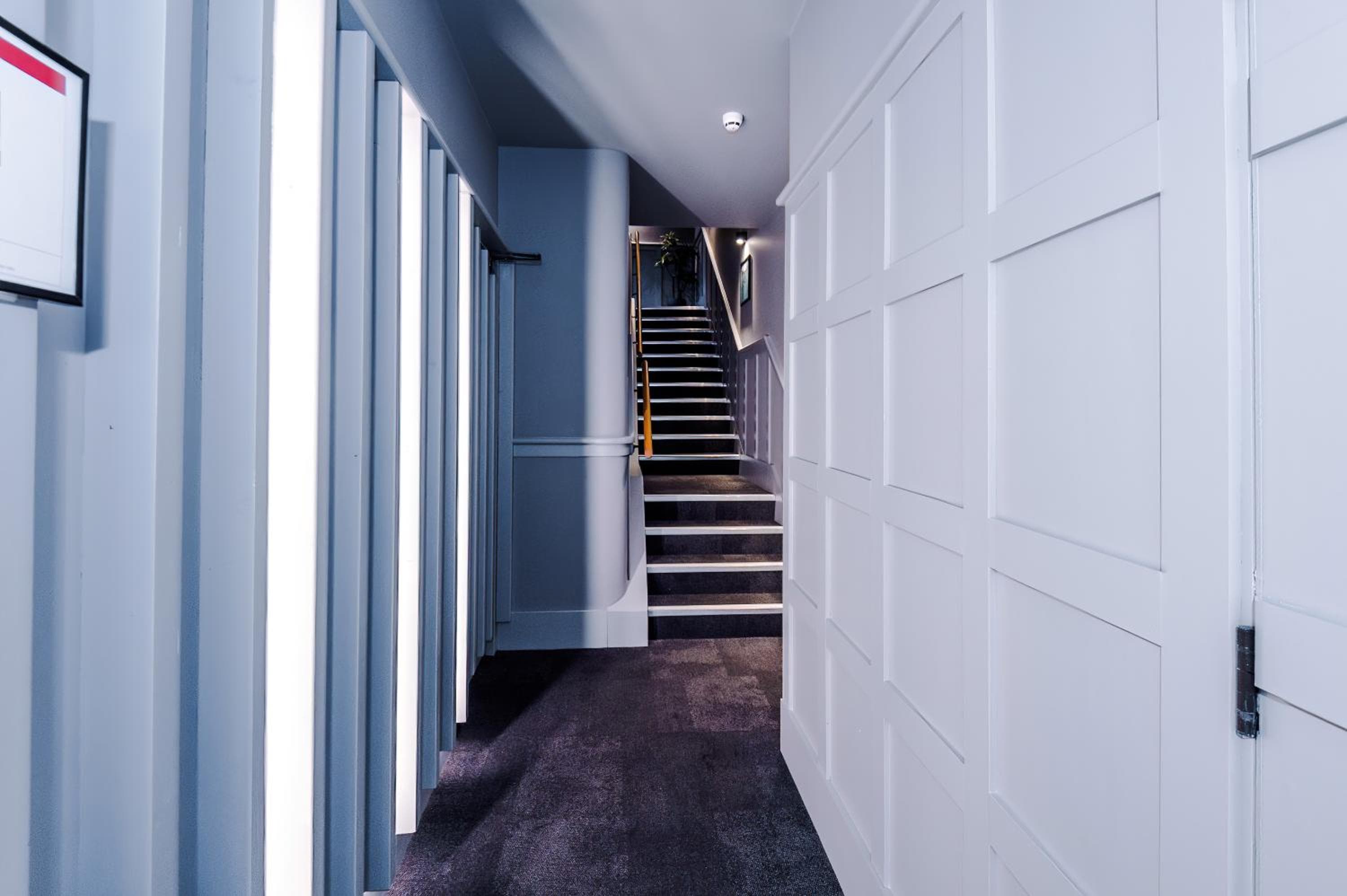 Stylish 3-Bed Central Stay - Roof Terrace & Parking