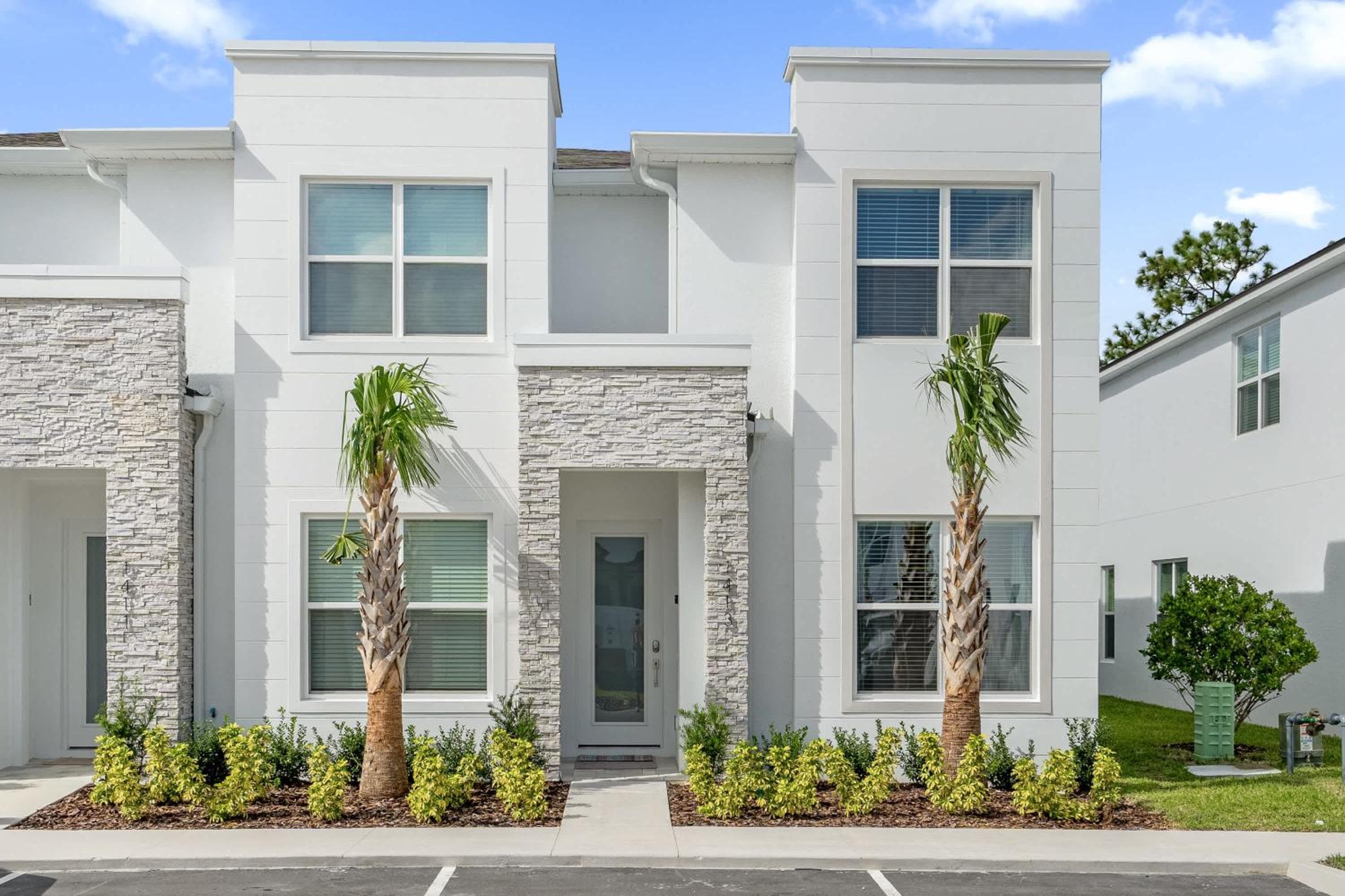 Upstay - Modern Family Home w Private Pool