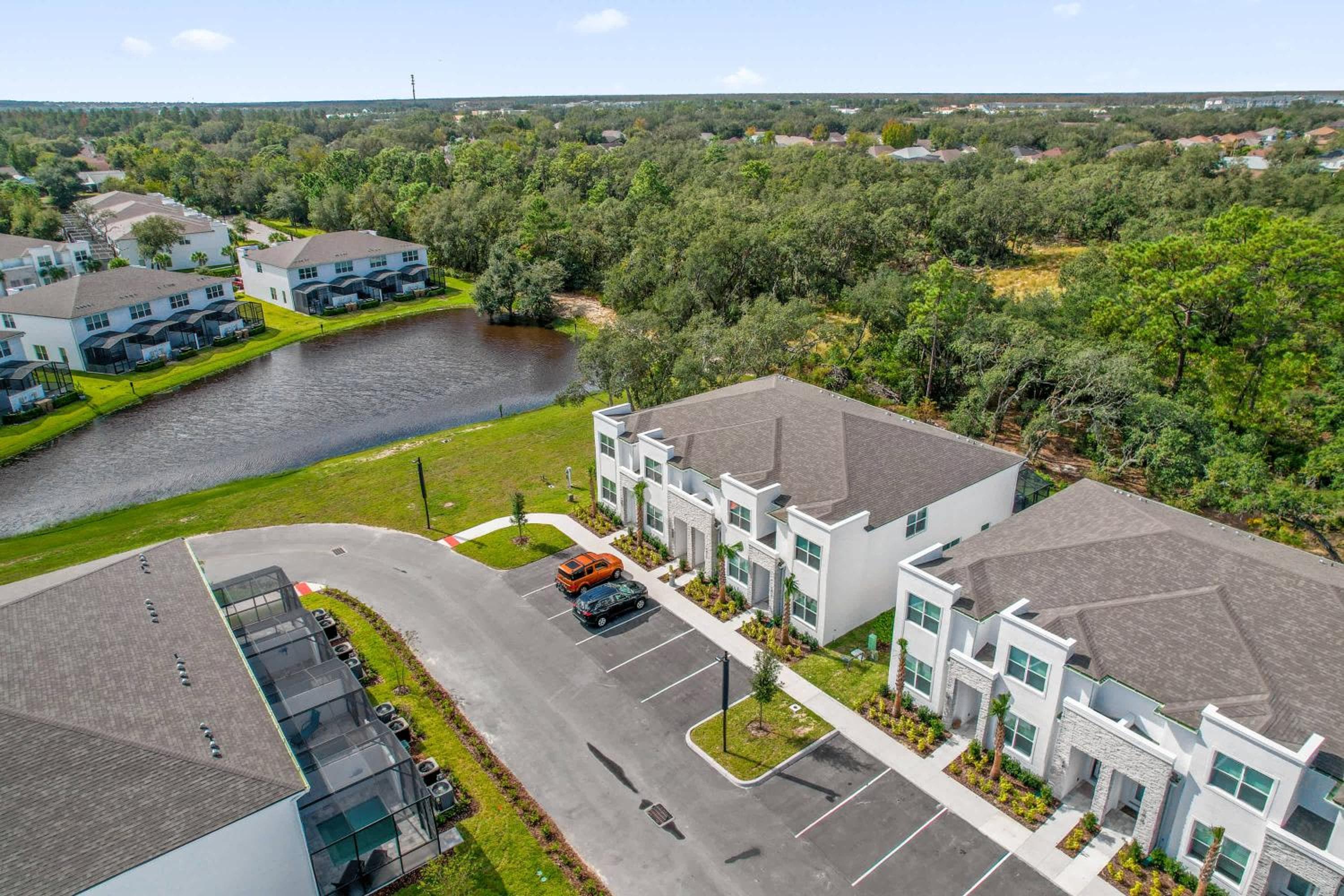 Upstay - Modern Family Home w Private Pool