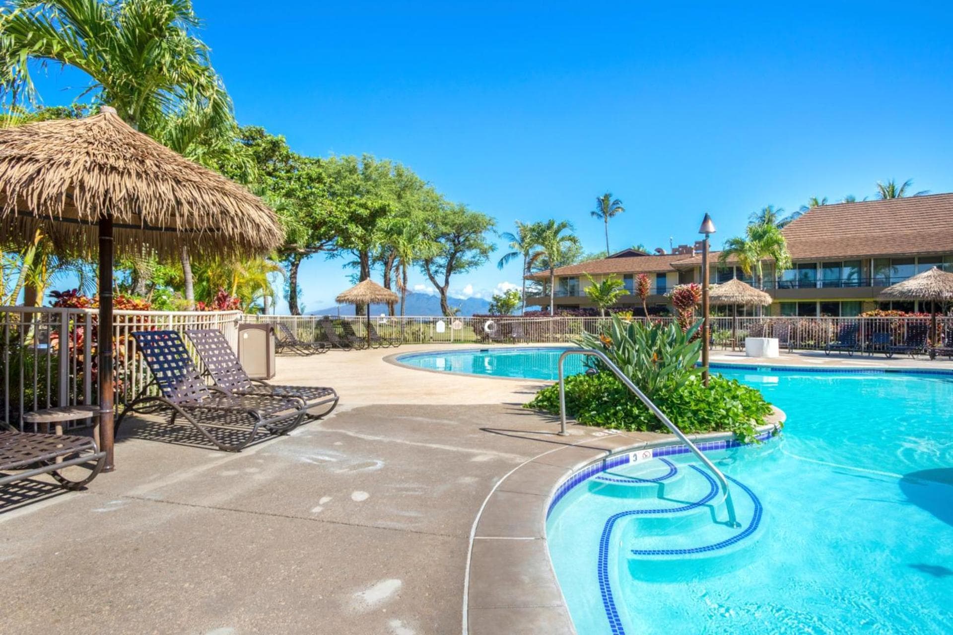 KBM Resorts FREE CAR Maui Kaanapali Villas Renovated Studio Near Beach Central AC MKV-B247