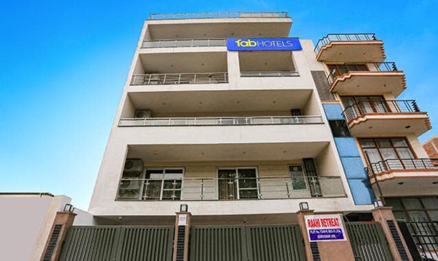 FabHotel Raahi Retreat - Nr Star Mall & 32nd Avenue