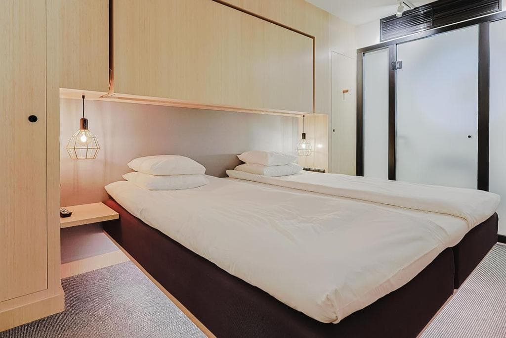 Hotel With Urban Deli