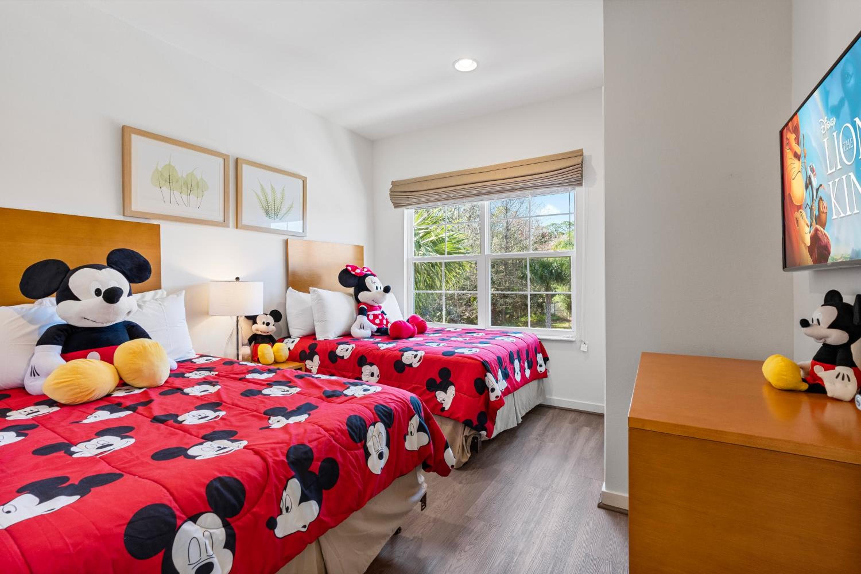 Comfortable 3BdrmsPrivate Hot TubClose to Disney