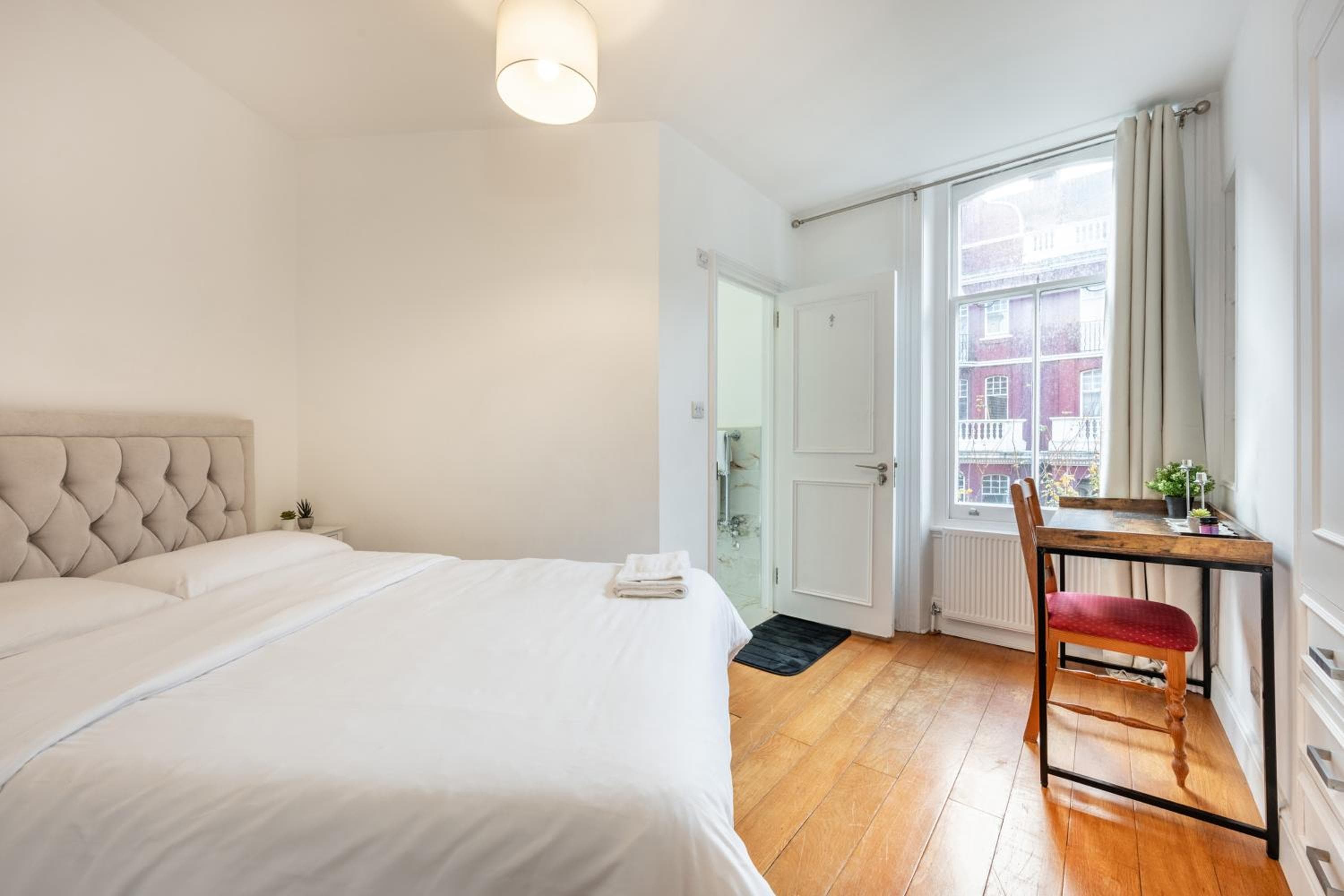 Modern 2 Bedroom Apartment in Central London