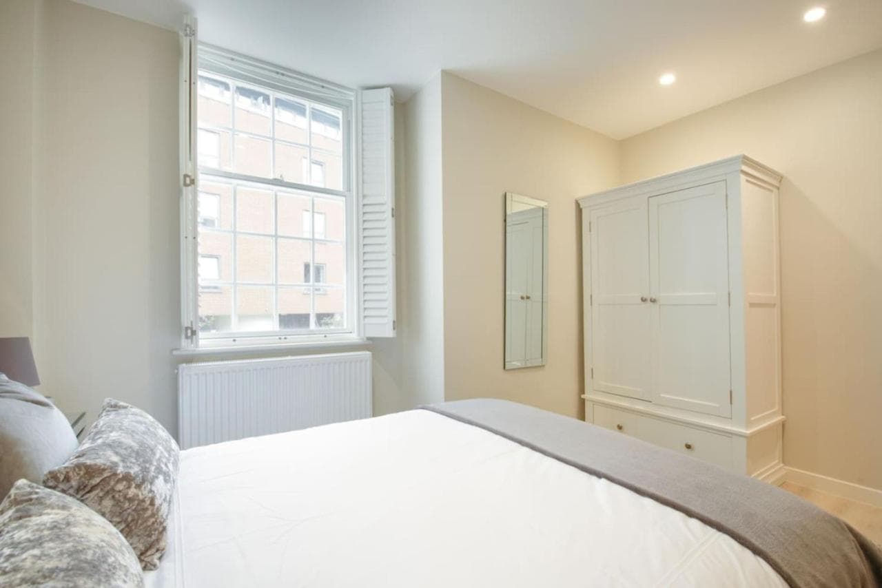 Elegant Epsom Flat in Period Building