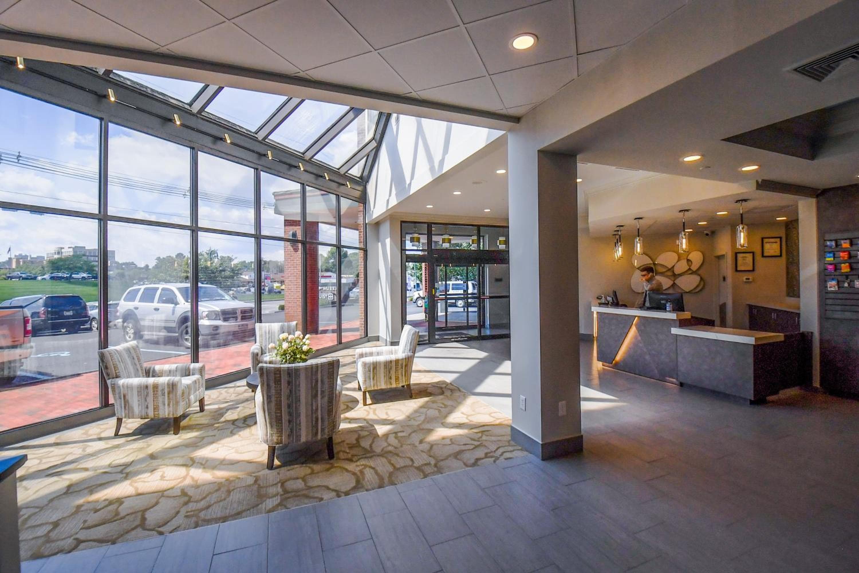 Euro-Suites Hotel