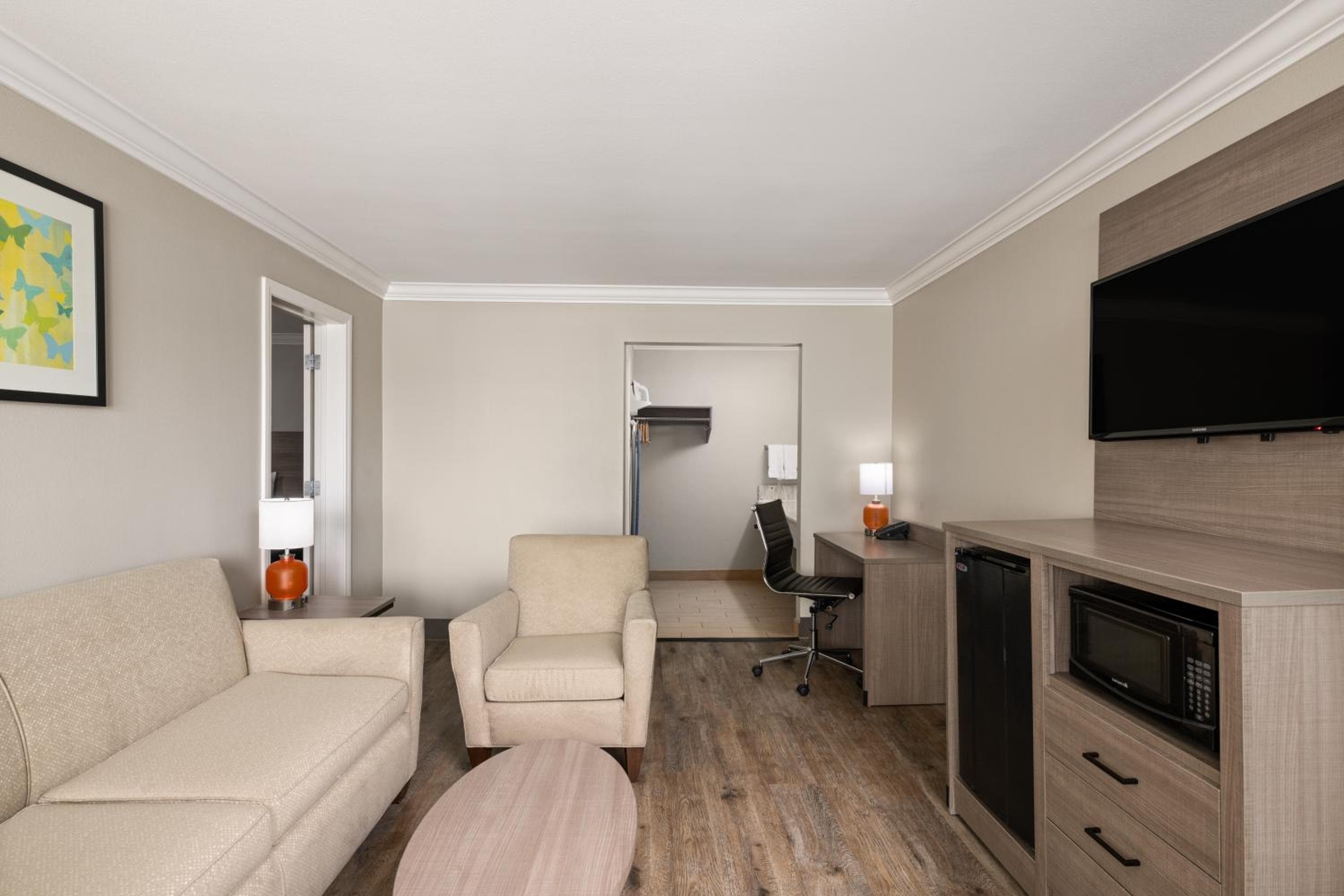 Solara Inn and Suites