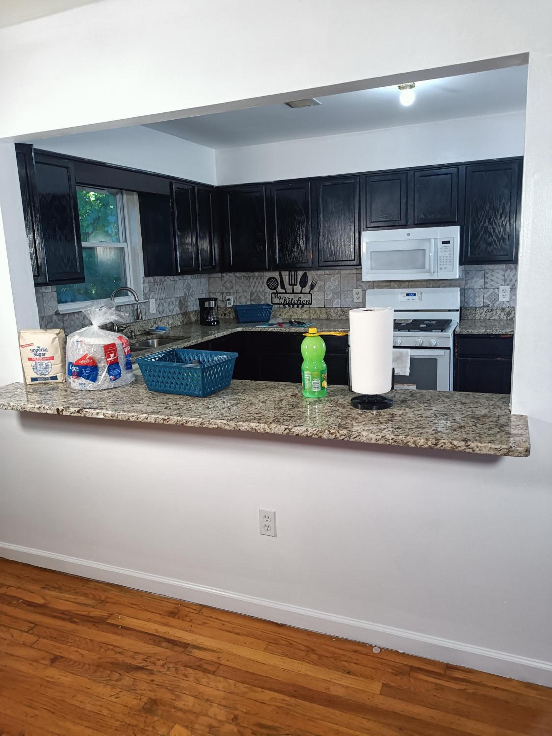 Fada Guest House - 38 Yates Ave Newark