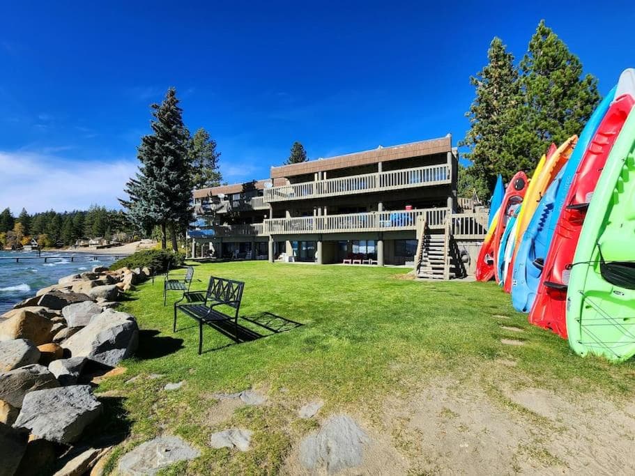 Tahoe Shoreline Retreat - Close to Ski Resorts & HOA Amenities