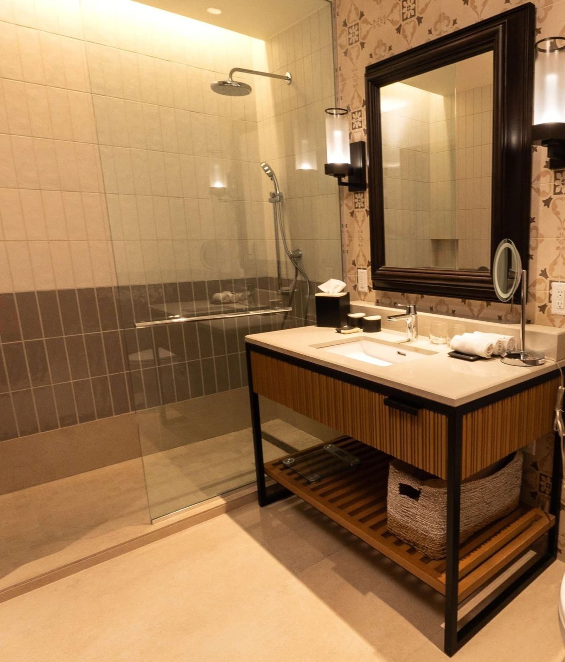 Hotel Santiago, Curio Collection By Hilton