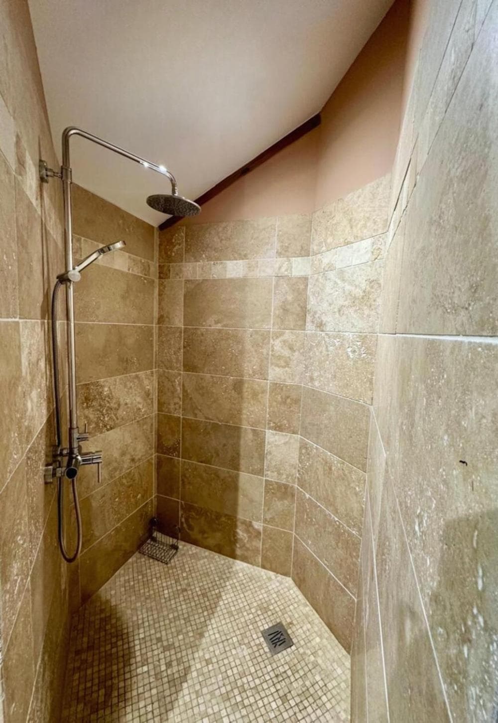Le Roquefeuil- T4 Duplex 3 chambres-6 p-calme-St-Gilles les bains
