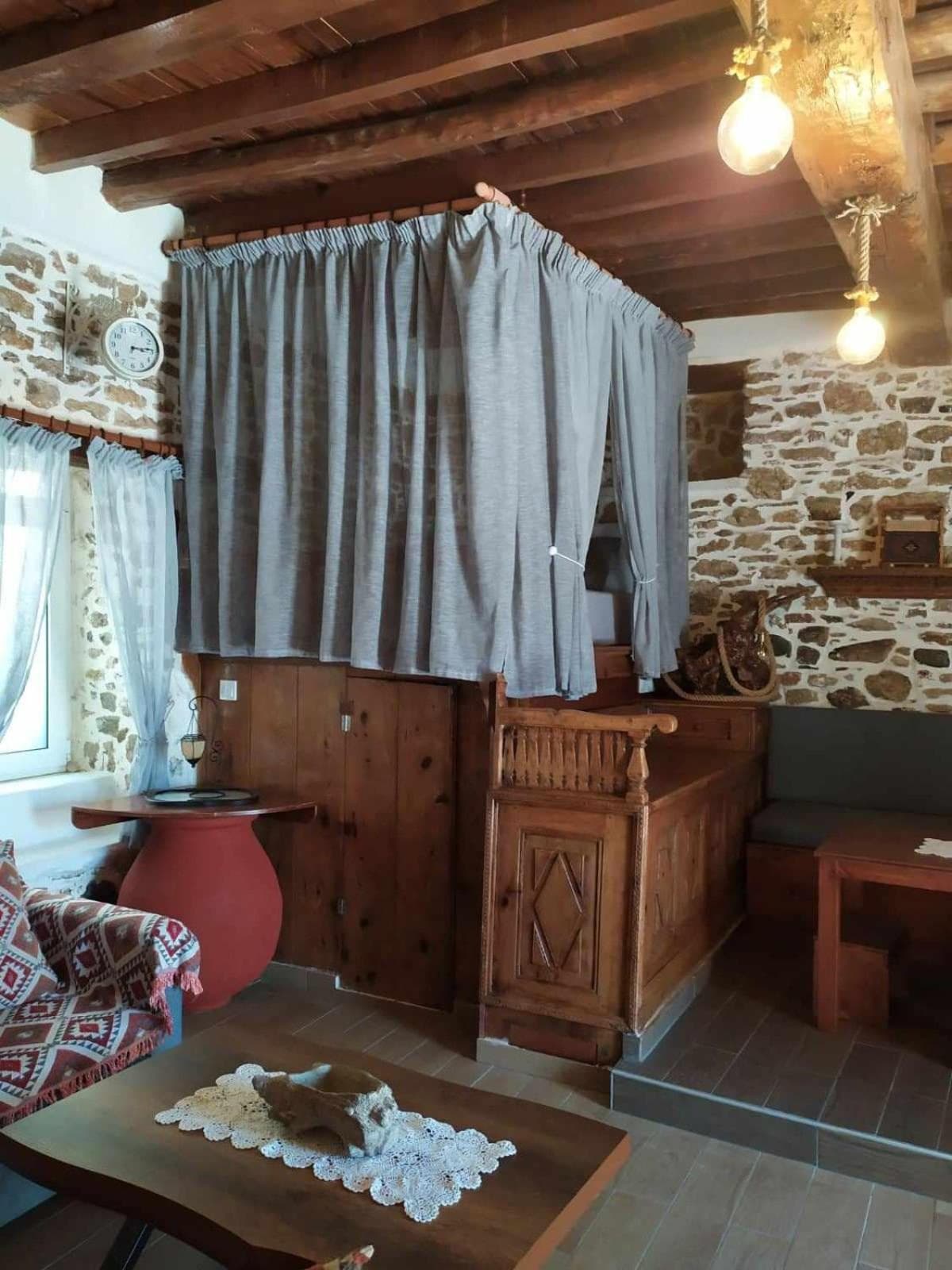 Apollon Traditional House