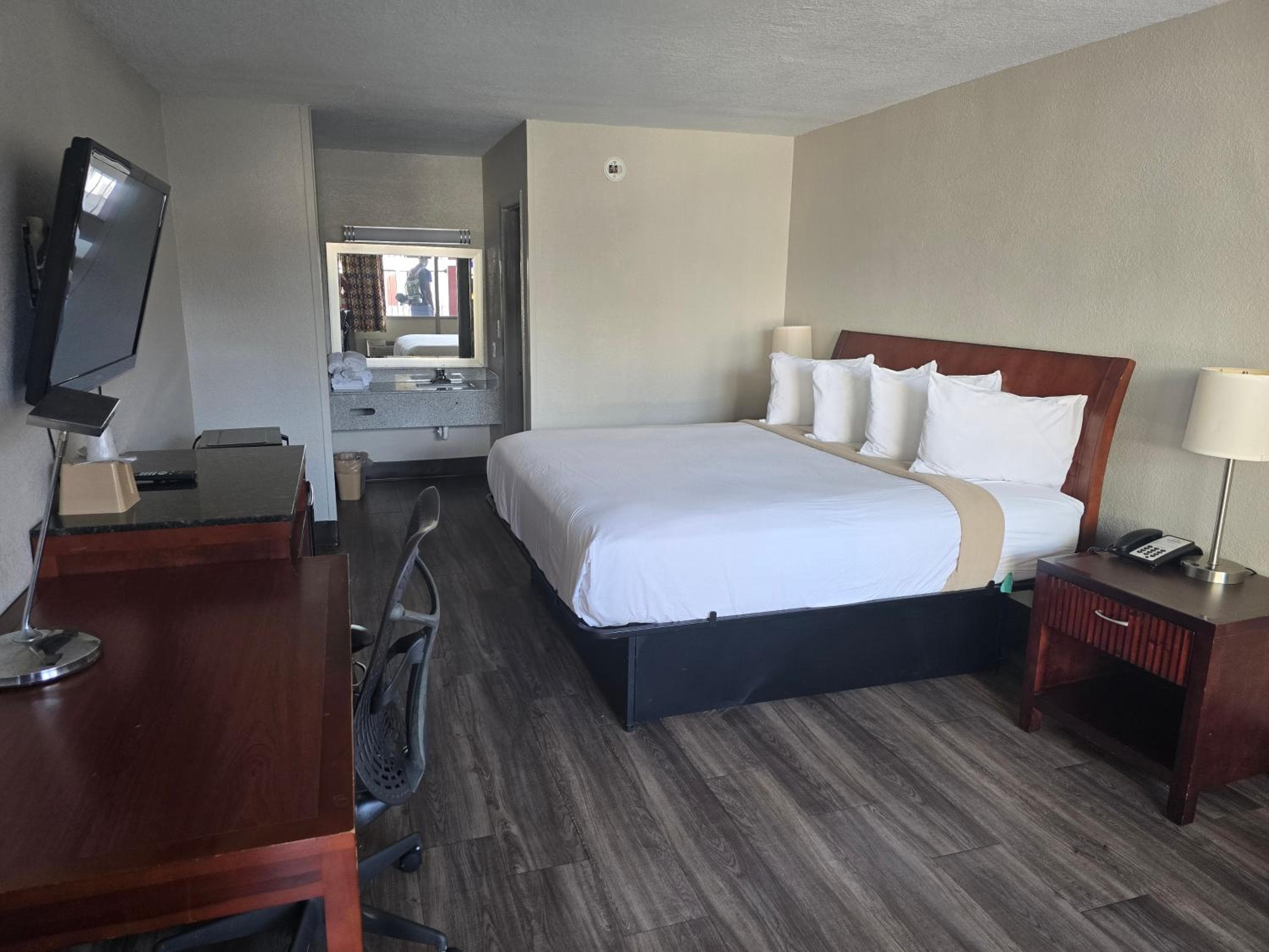 Motel 6 Raleigh, NC – Downtown South