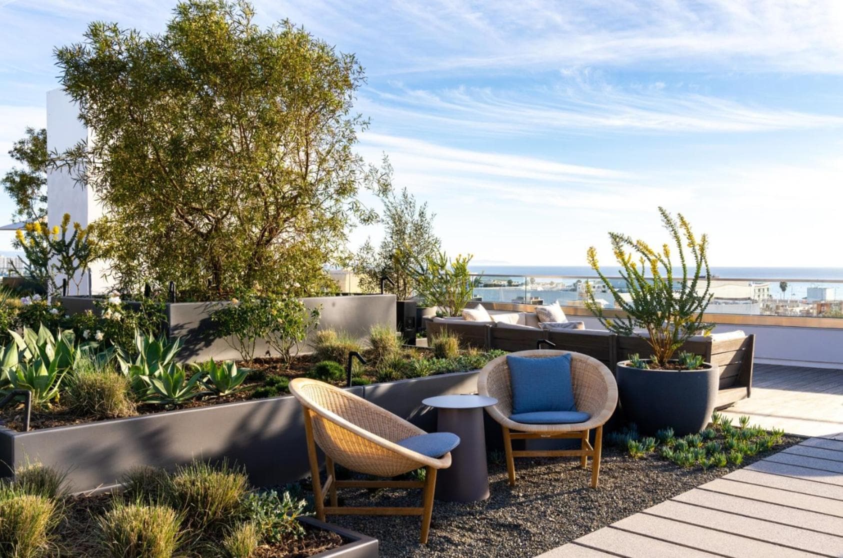 The Sapphire Nest - Spectacular Rooftop Amenities Ocean views 2BR