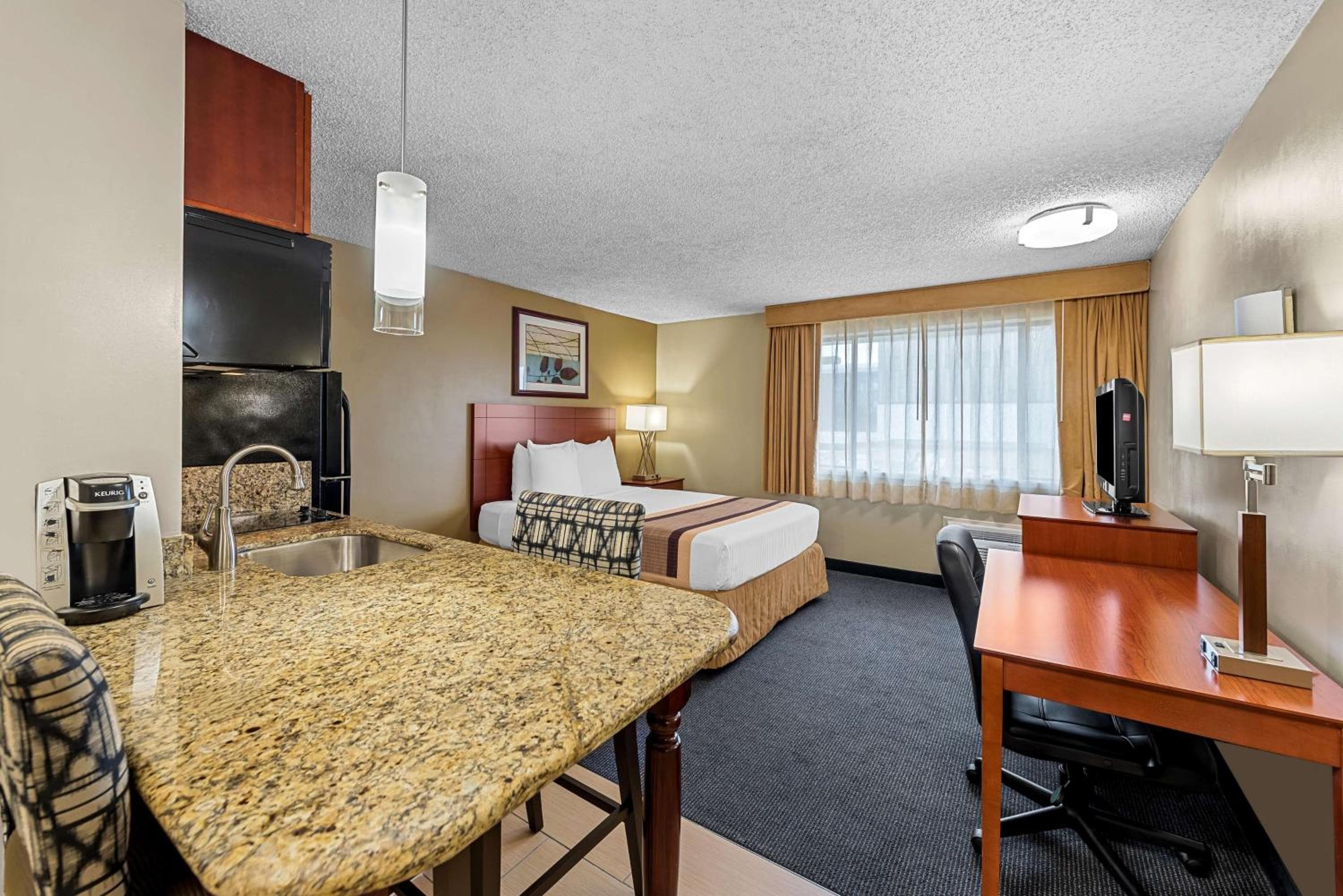 Best Western Cascadia Inn