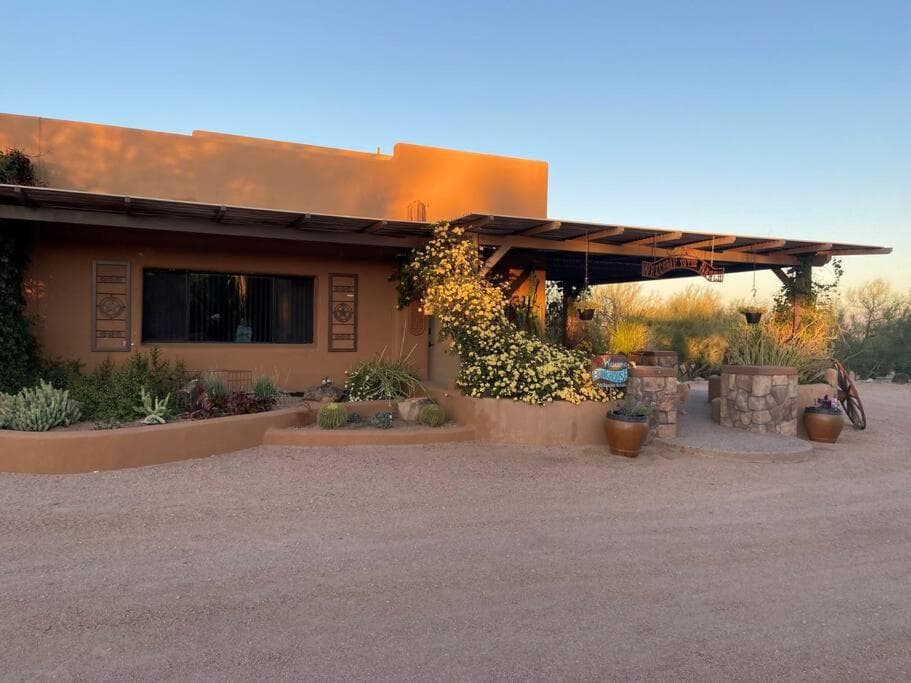 Serene & Secluded - Heart of the Sonoran Desert Bunkhouse Casita