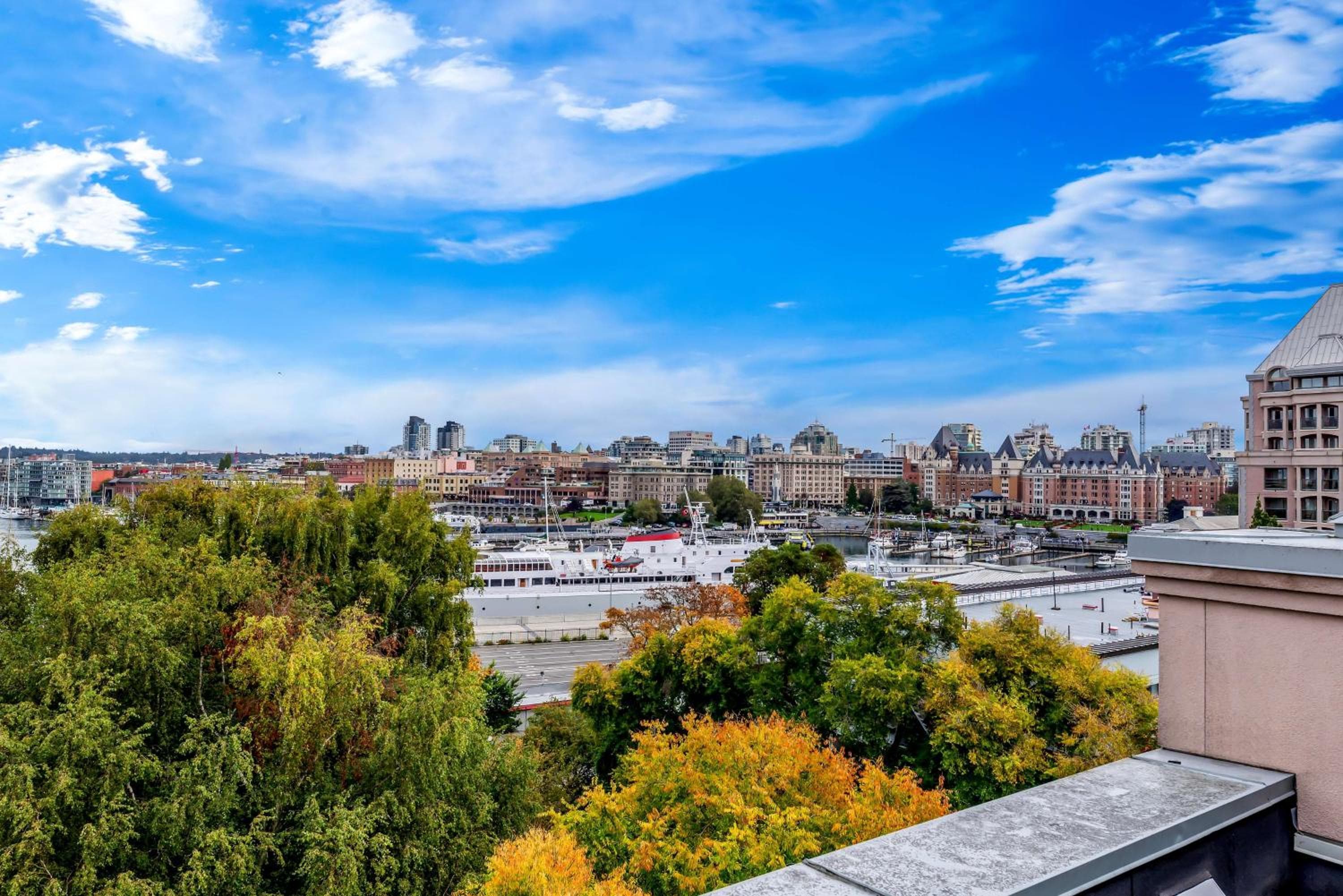 Best Western PLUS Inner Harbour Hotel