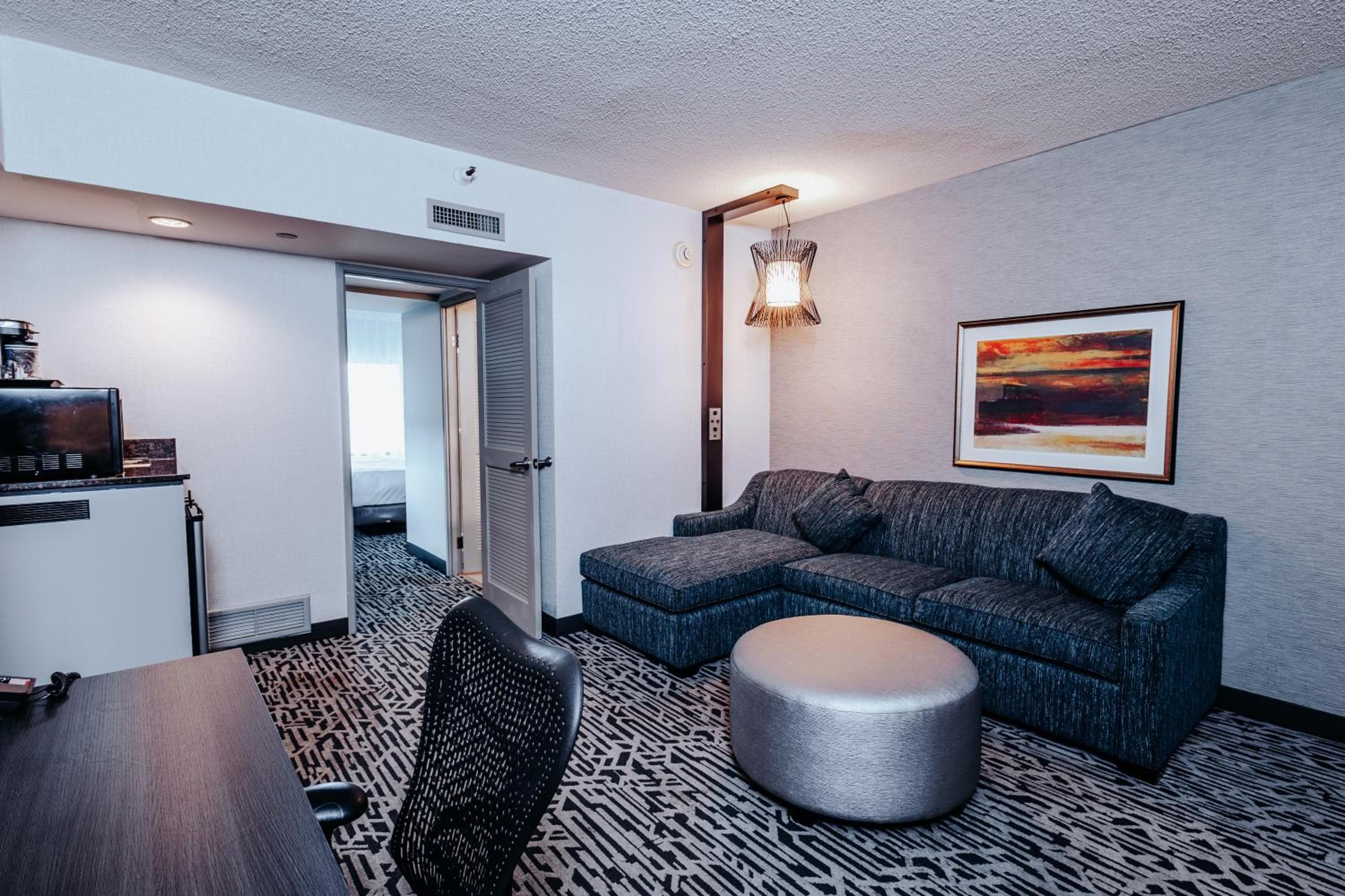 DoubleTree Suites by Hilton Hotel & Conference Center Chicago-Downers Grove