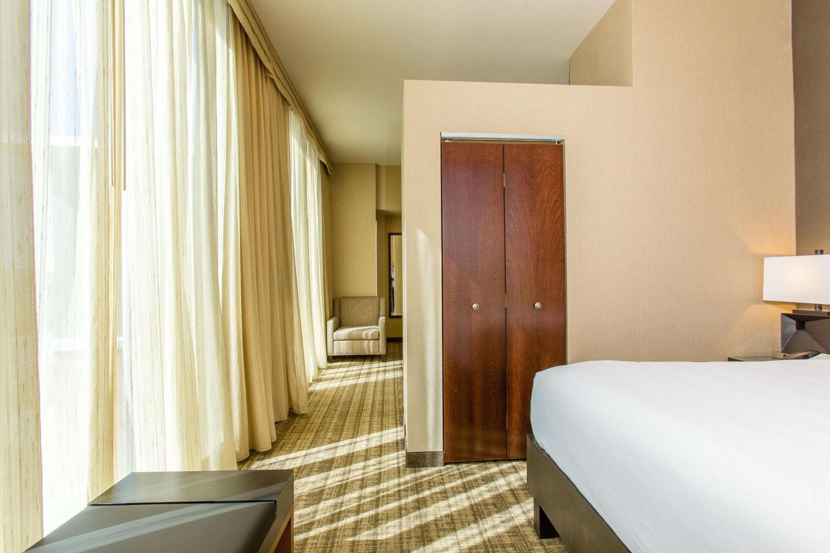 Cambria Hotel Plano - Frisco