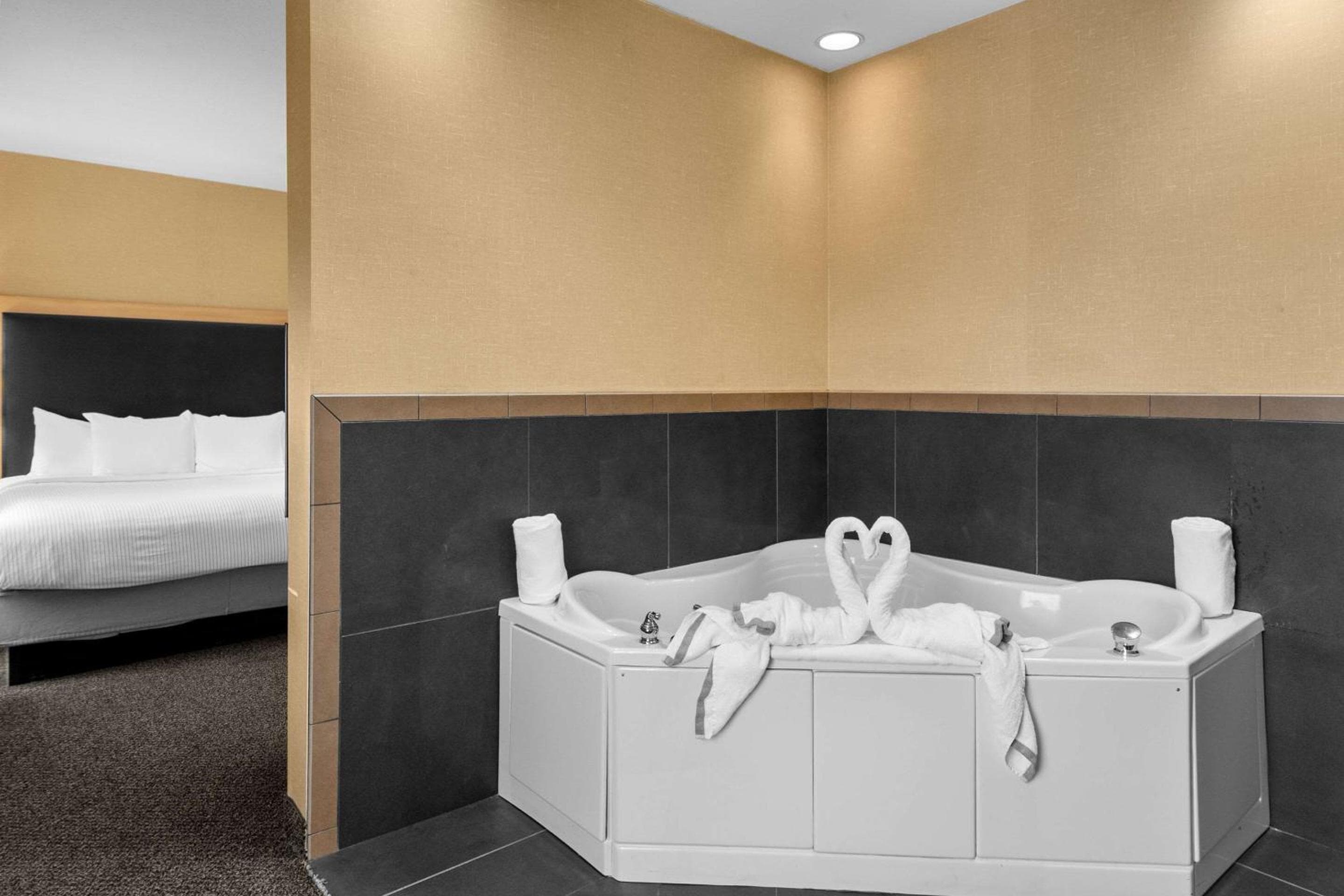 Cambria Hotel Columbus - Polaris