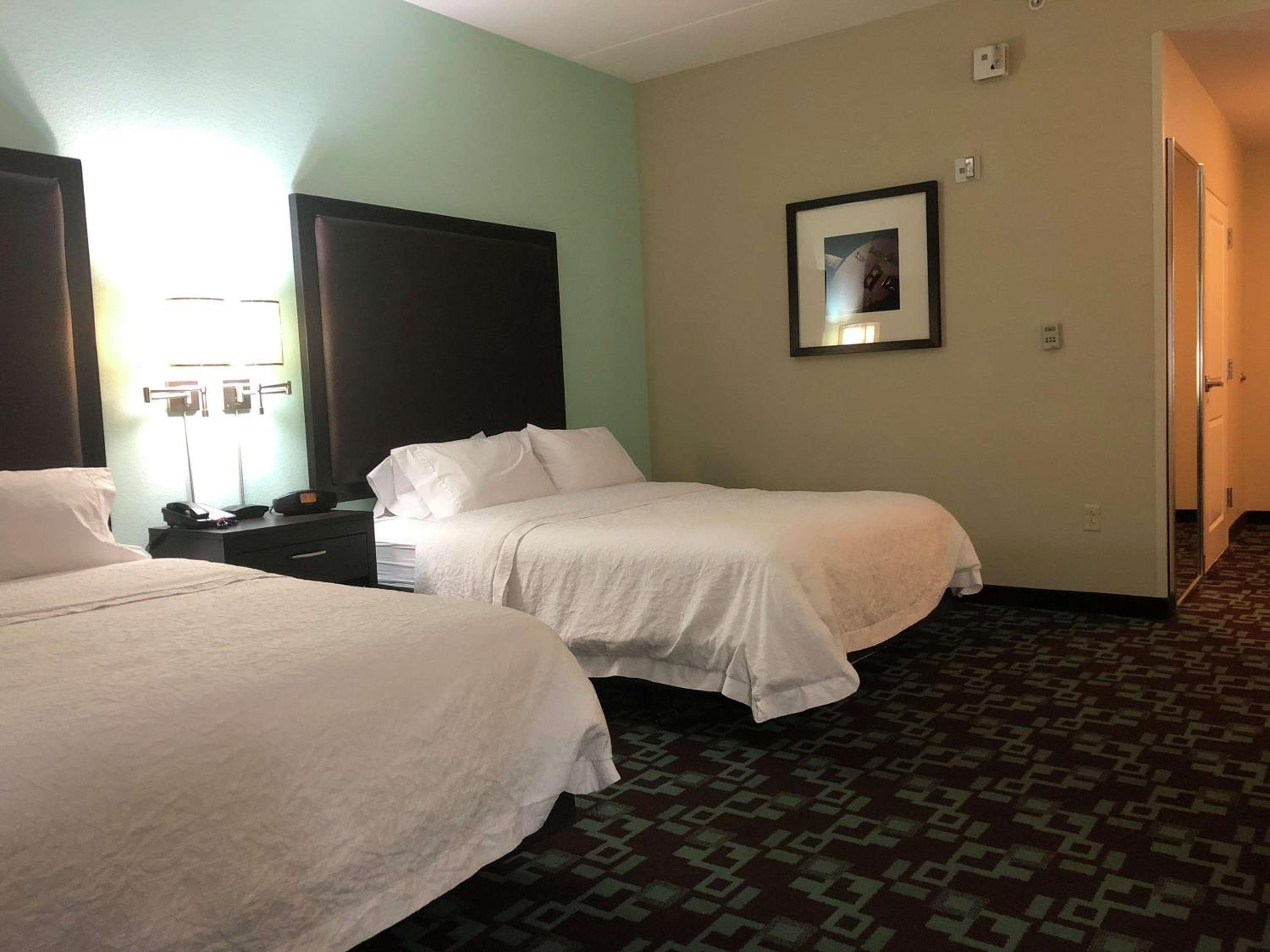 Hampton Inn & Suites Nashville at Opryland