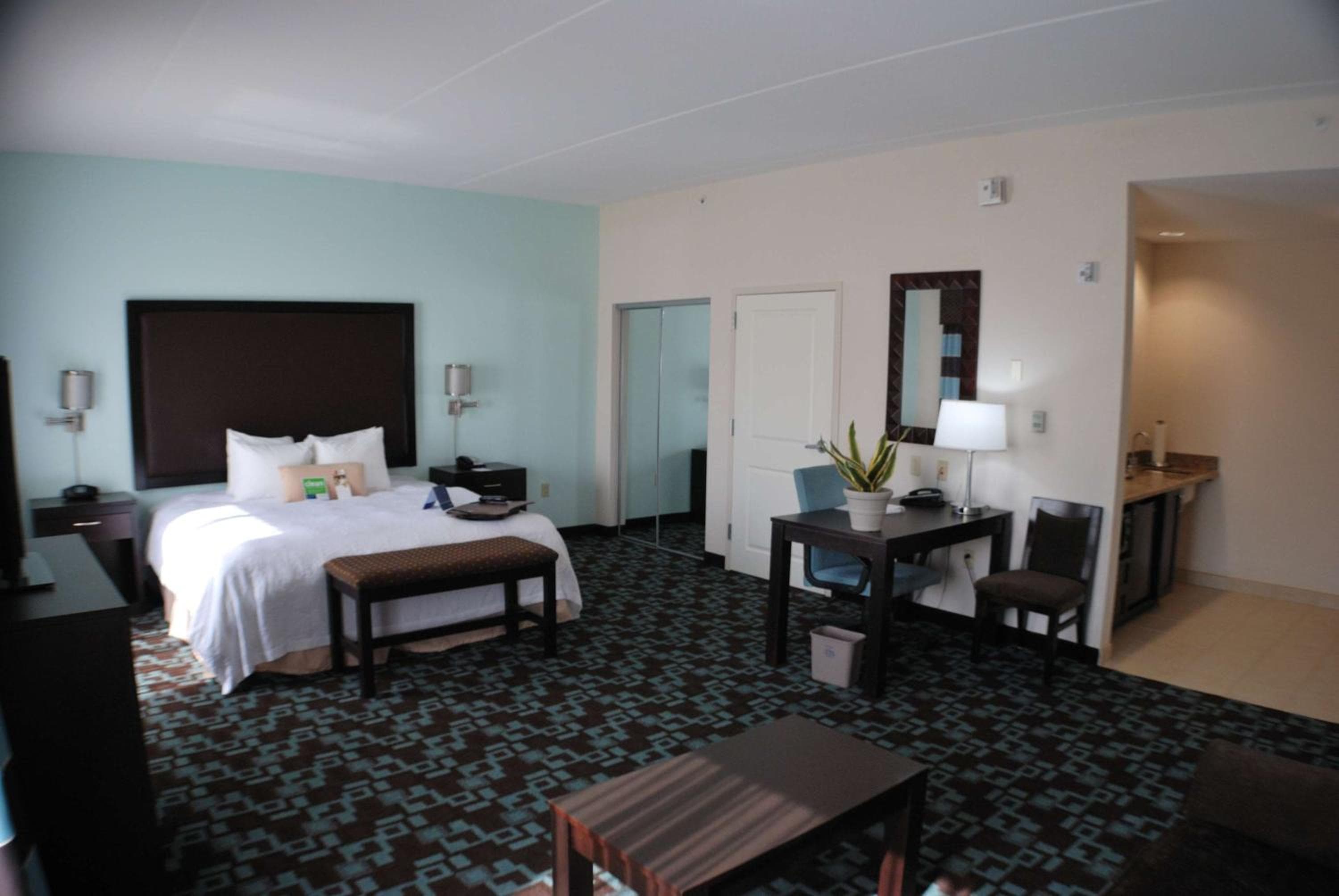 Hampton Inn & Suites Nashville at Opryland