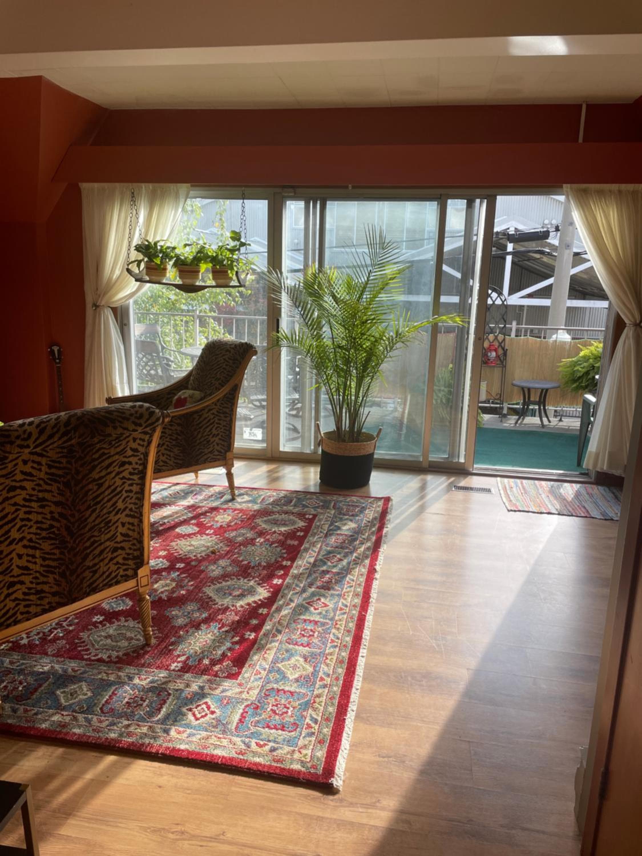 Big apartment by the Farmers market