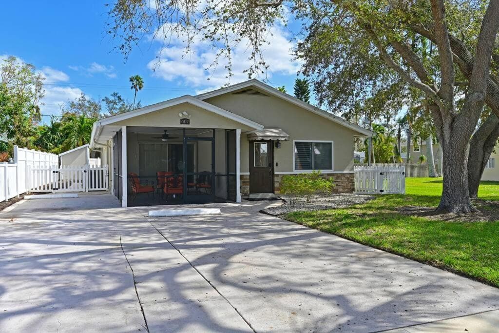 Sunwashed Stone Villa with Heated Pool, Hot Tub & Mini Golf