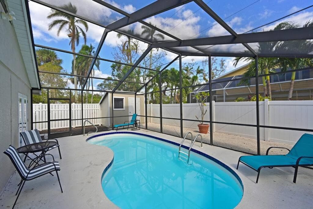 Sunwashed Stone Villa with Heated Pool, Hot Tub & Mini Golf