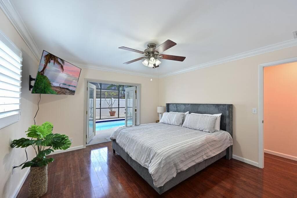 Sunwashed Stone Villa with Heated Pool, Hot Tub & Mini Golf