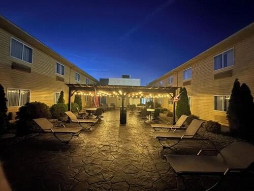 Greenfield Inn & Suites Elizabethtown, KY I65 Exit 94
